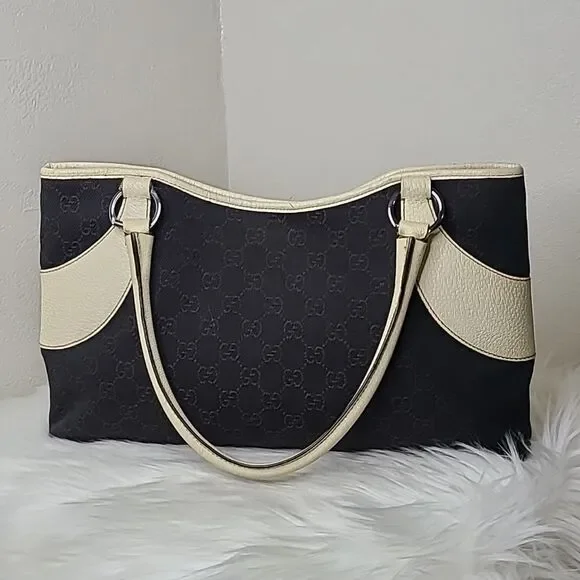 💯 Authentic Gucci Tote Handbag 🍀 - Picture 4 of 16